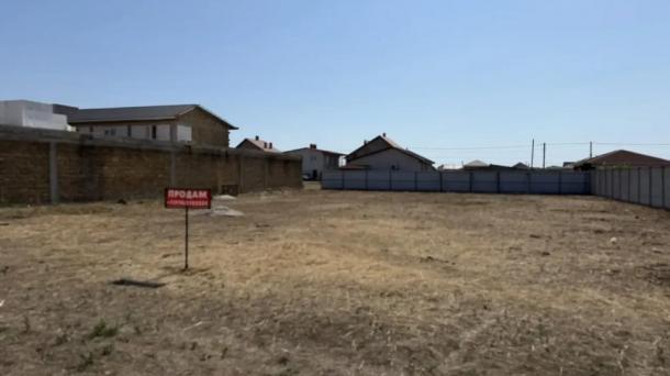 10 соток под ИЖС в с.Штормовое по ул. Дружбы (1,6км от моря).